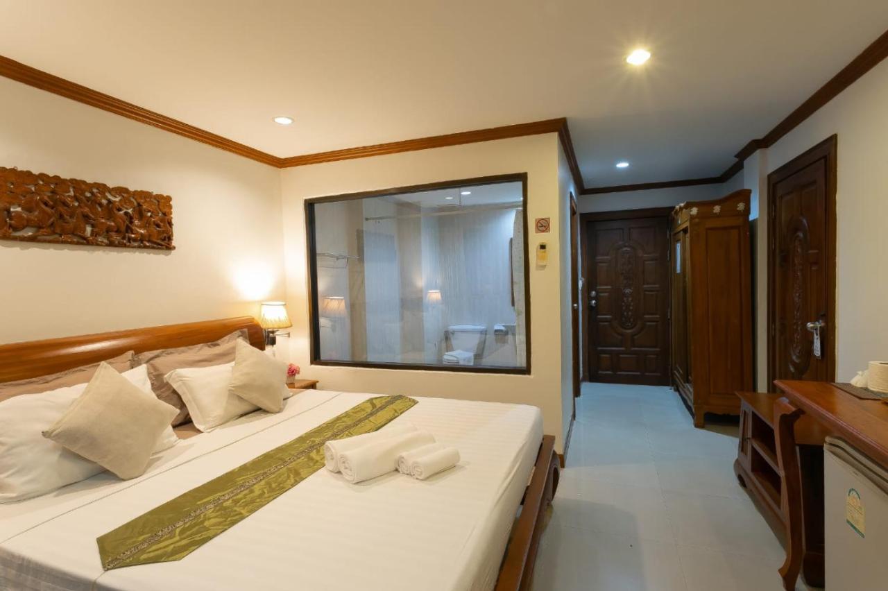 Best Venue Hotel Patong Exterior foto