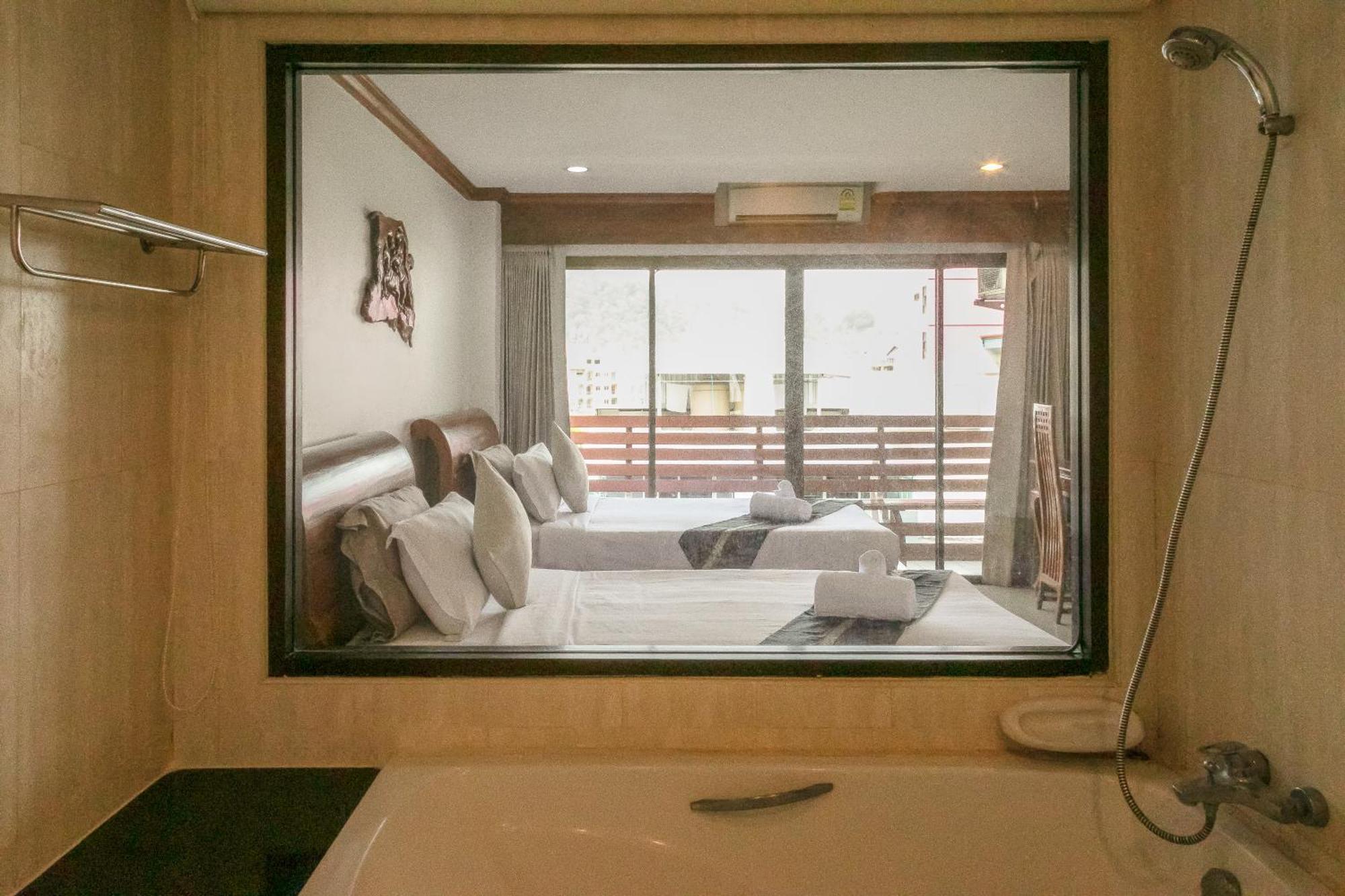 Best Venue Hotel Patong Exterior foto